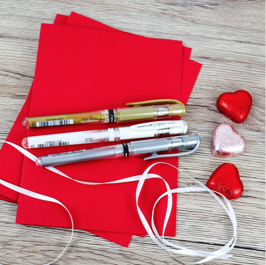 Uni-ball Signo Broad Gel Pen - Silver Ink