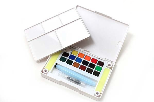 Sakura Petit Color Watercolor Field Sketch Box Set - 18 Color Palette + Water Brush