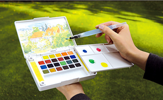 Sakura Petit Color Watercolor Field Sketch Box Set - 30 Color Palette + Water Brush