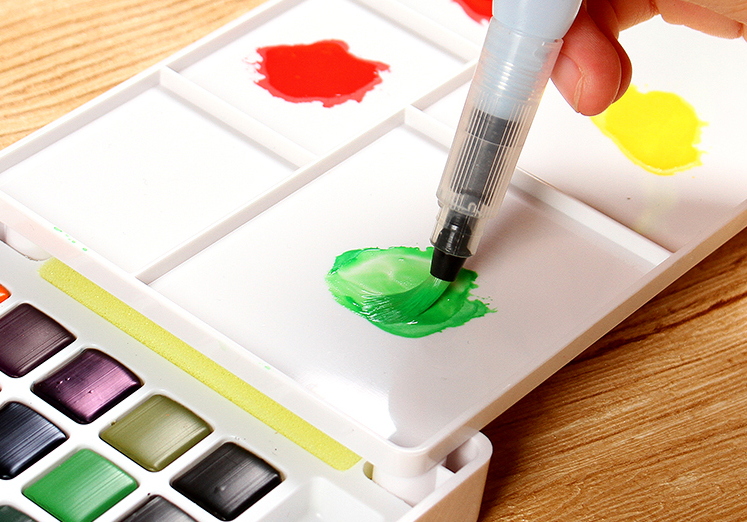 Sakura Petit Color Watercolor Field Sketch Box Set - 30 Color Palette + Water Brush