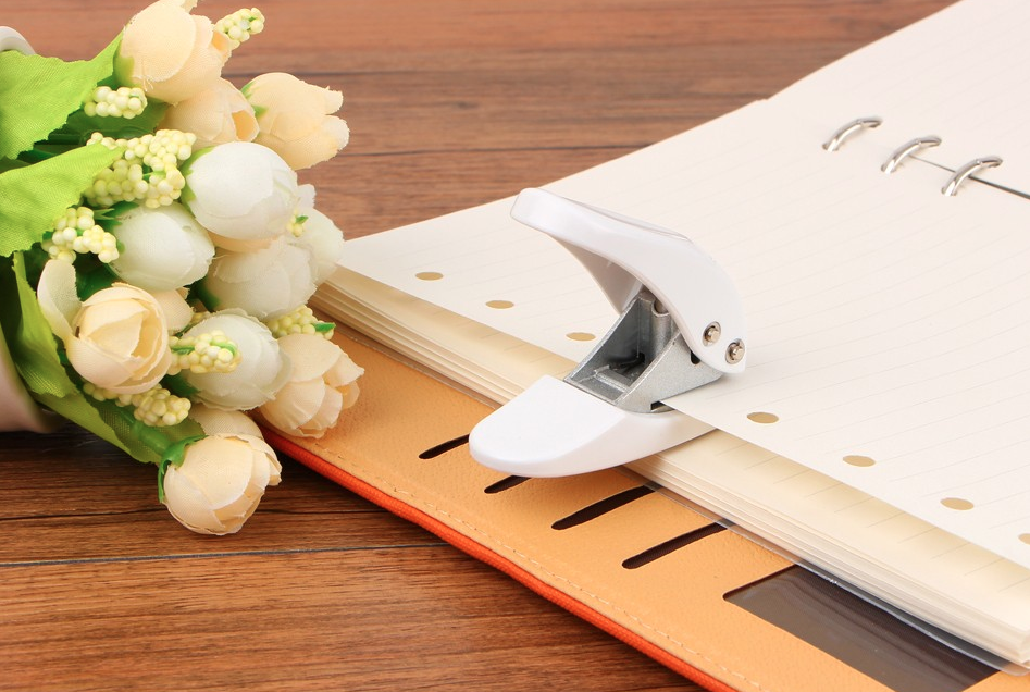 Single Hole Punch