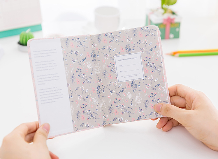 Ardium Flowery Journal - Pale Colors