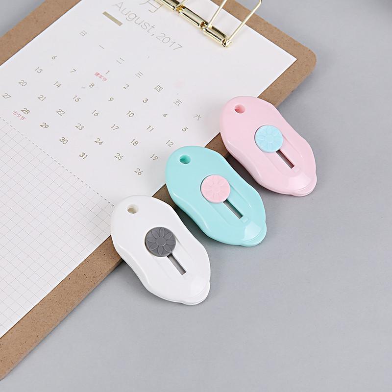 Mini Retractable Paper Cutter